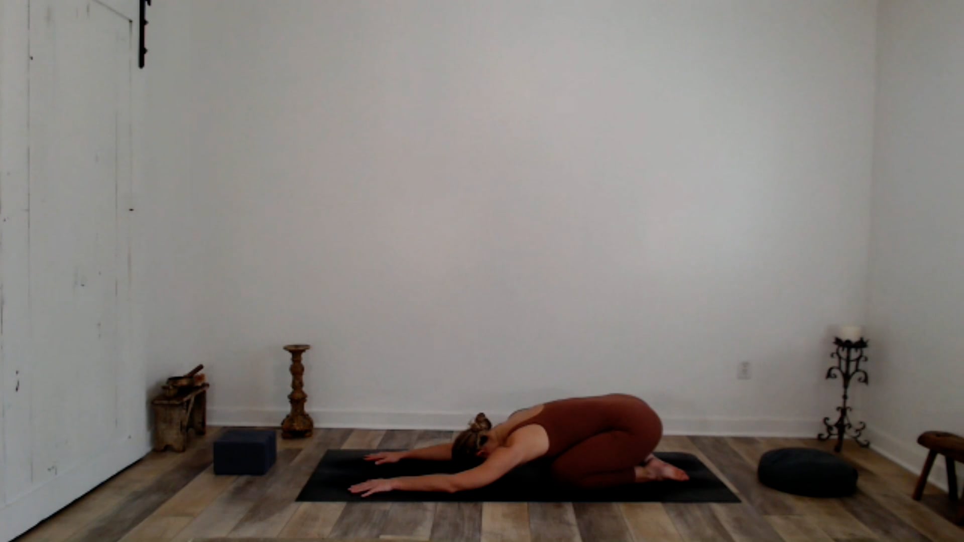 60 min Plenty of Movement Vinyasa Flow: Ashley