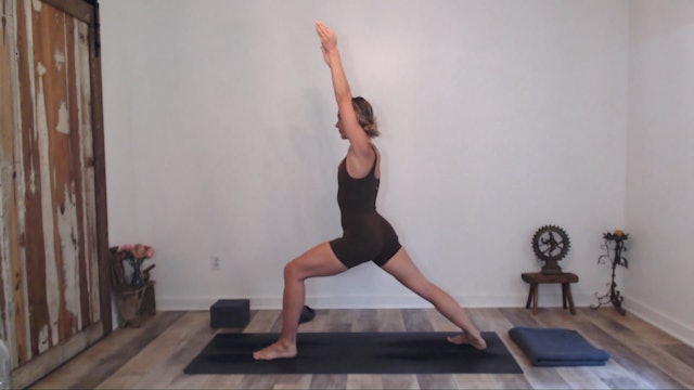 60 Min Vinyasa Flow w/ Ashley – Strong Center & Relaxed Shoulders 09/16/2023
