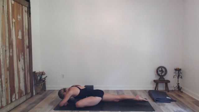 60 Min YogaWorks w/ Ashley – Introspective Practice 07/07/2023