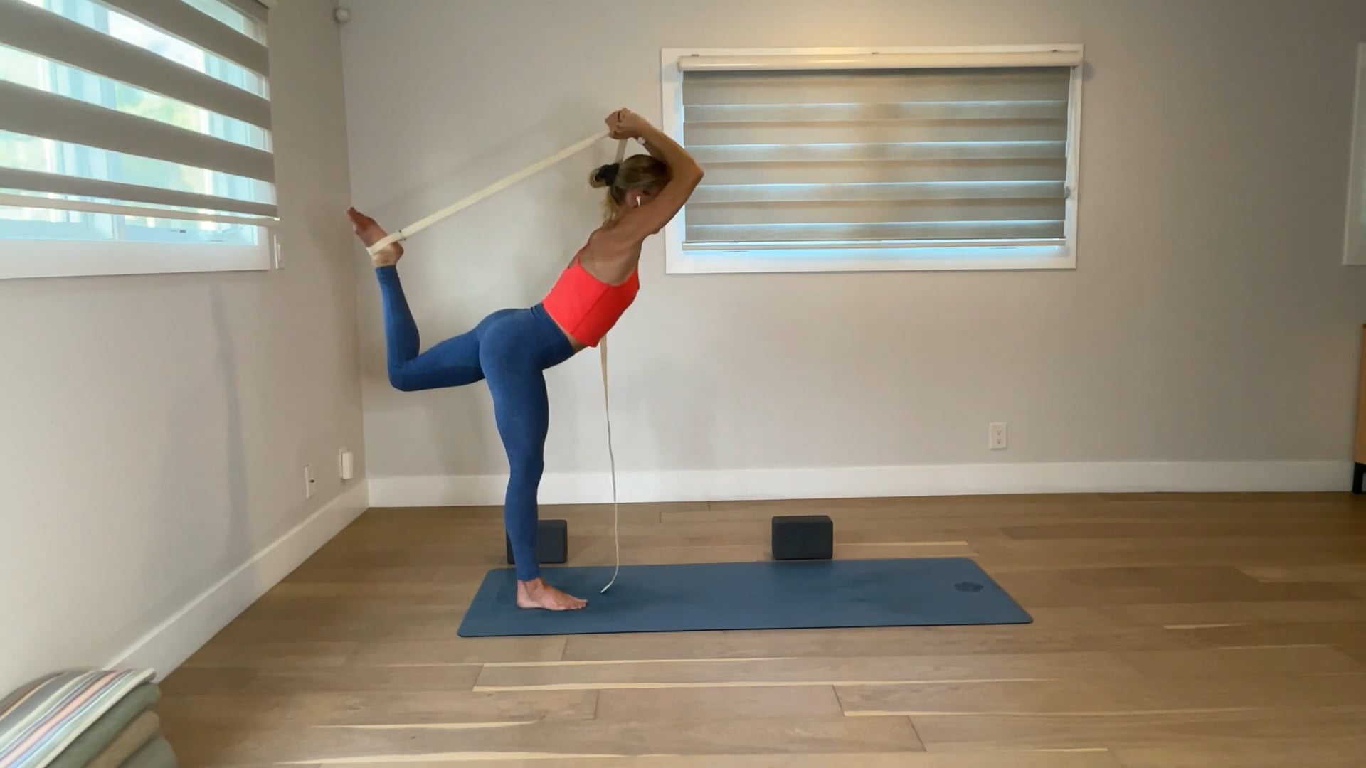 60 min YogaWorks - Level 2: Maya