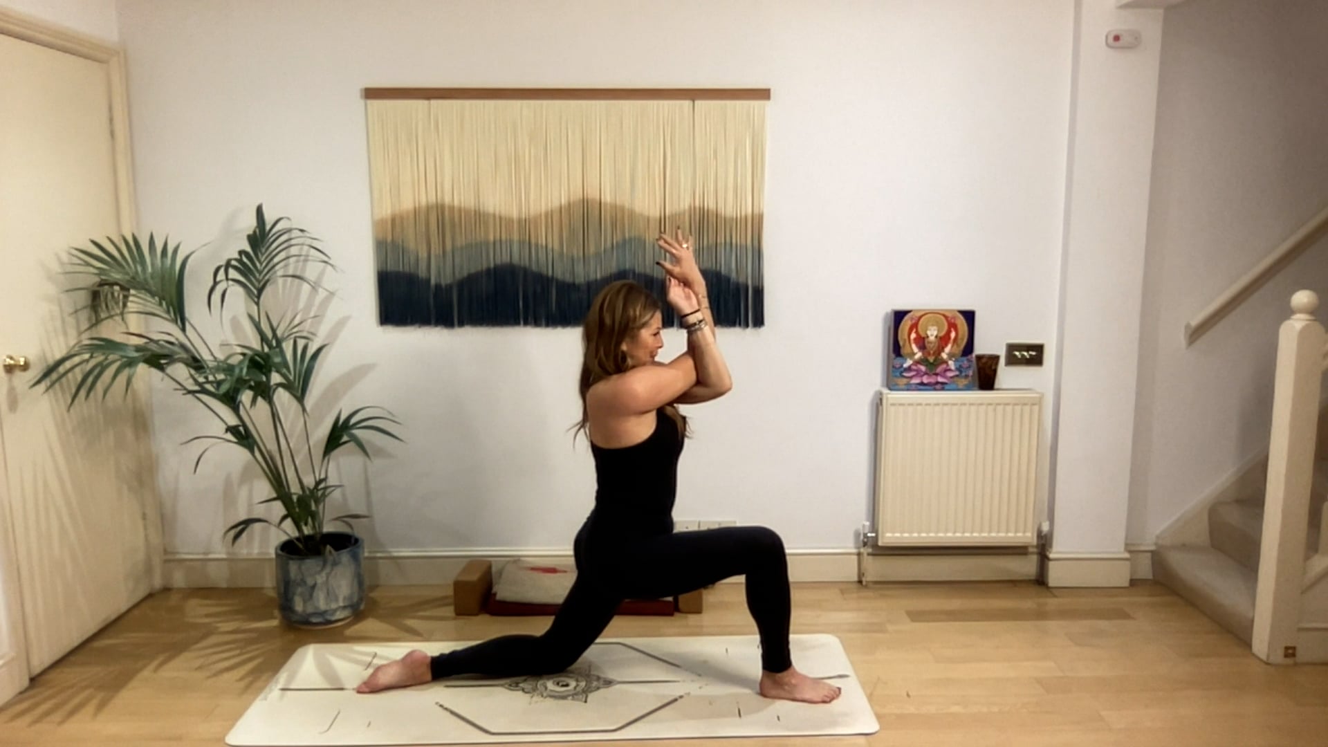 75 min Move with the Moment Vinyasa Level 2/3: Mia