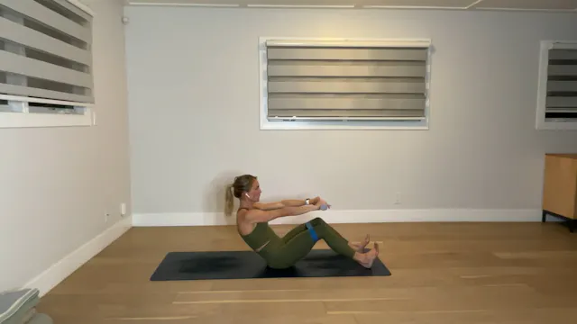 30 min Barre Tone: Maya