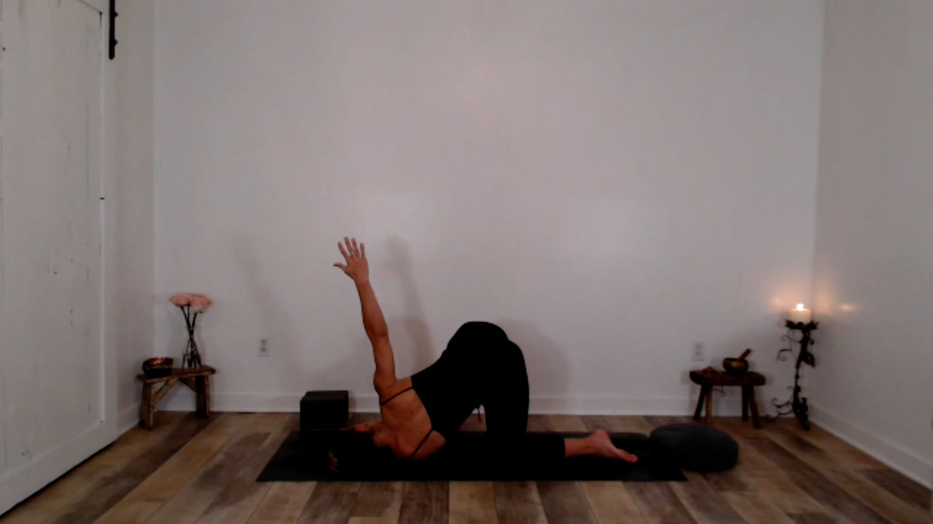 60 min Stretch & Unwind- Soften, Still: Ashley