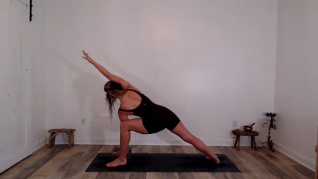 60 min Vinyasa Flow w/ Ashley- Balanc...