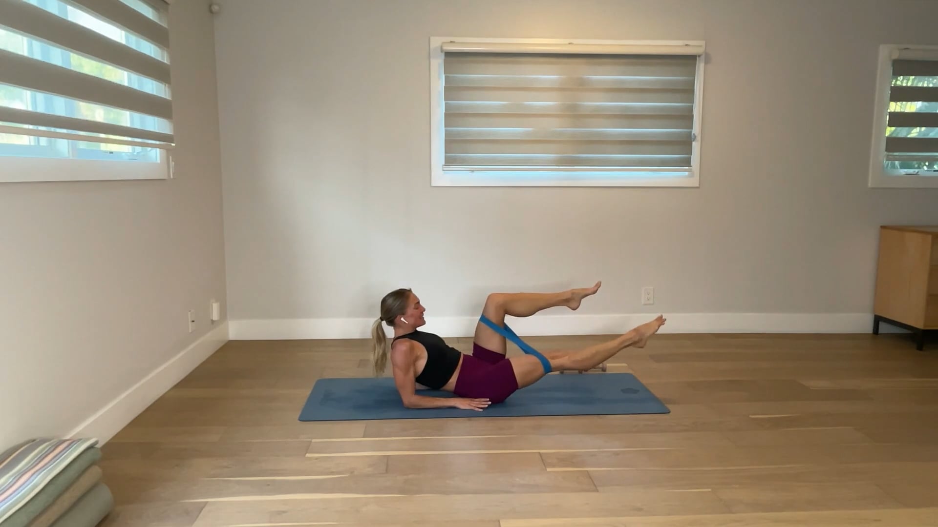 30 min Barre Tone: Maya