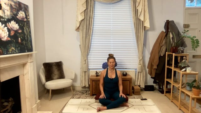 LIVE: Meditation w/ Mia 10 min Sit in...