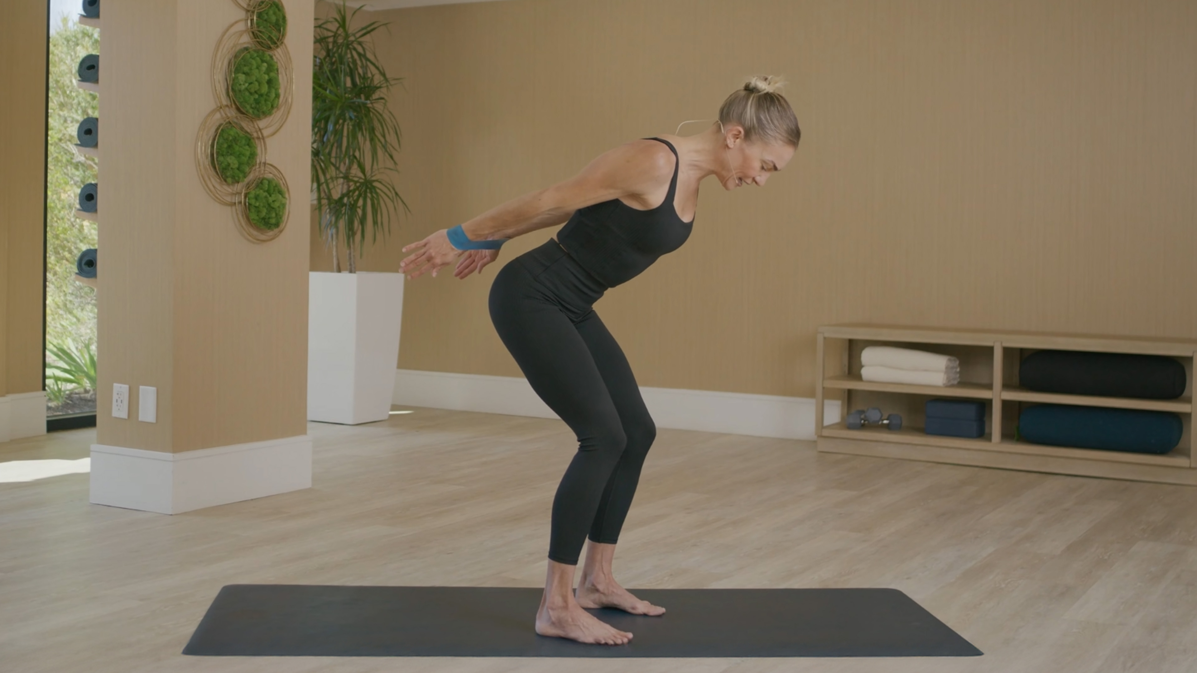 30 min Resistance Band Full Body Tone w/ Maya