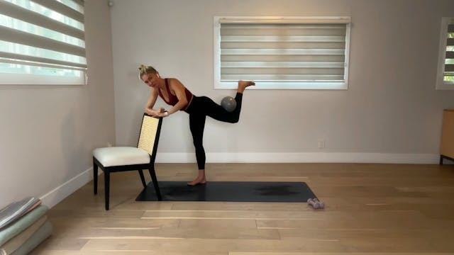 30 min Barre Tone: Maya