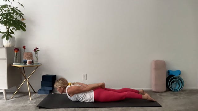 30 min YogaWorks w/ Jesse - Flow Away...