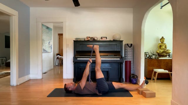 30 min All Levels Vinyasa w/ Vytas - ...