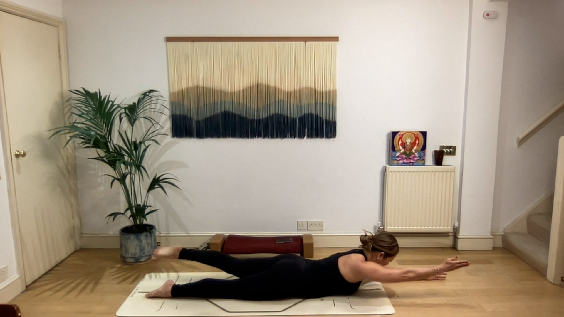 60 min Vinyasa Flow level 2/3 w/ Mia ...