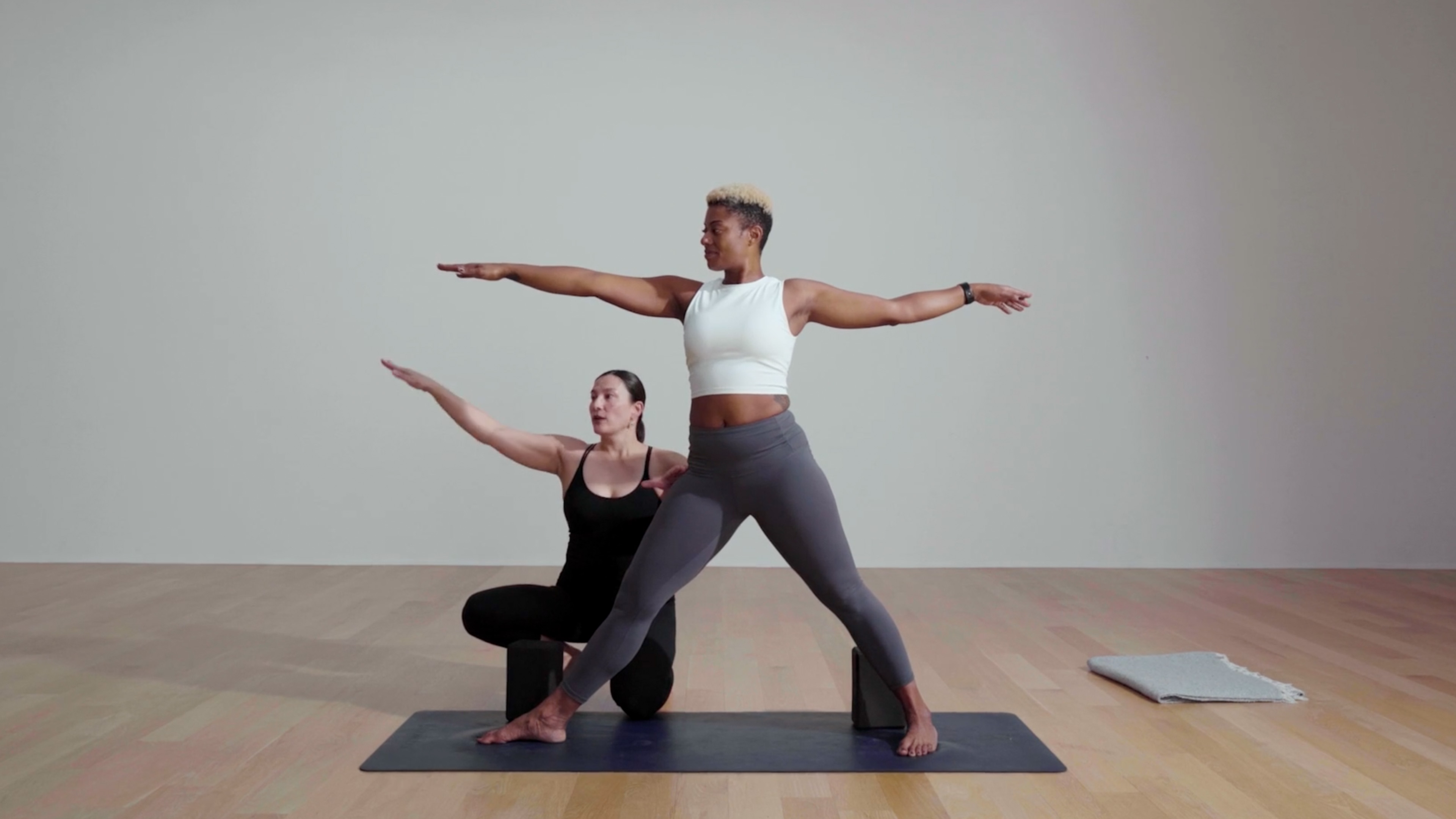35 min Sun Salutations & Standing Poses w/ Nona