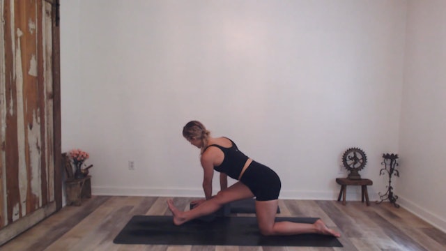 60 min YogaWorks  w/ Ashley – Love, Light and Length – 06/23/2023