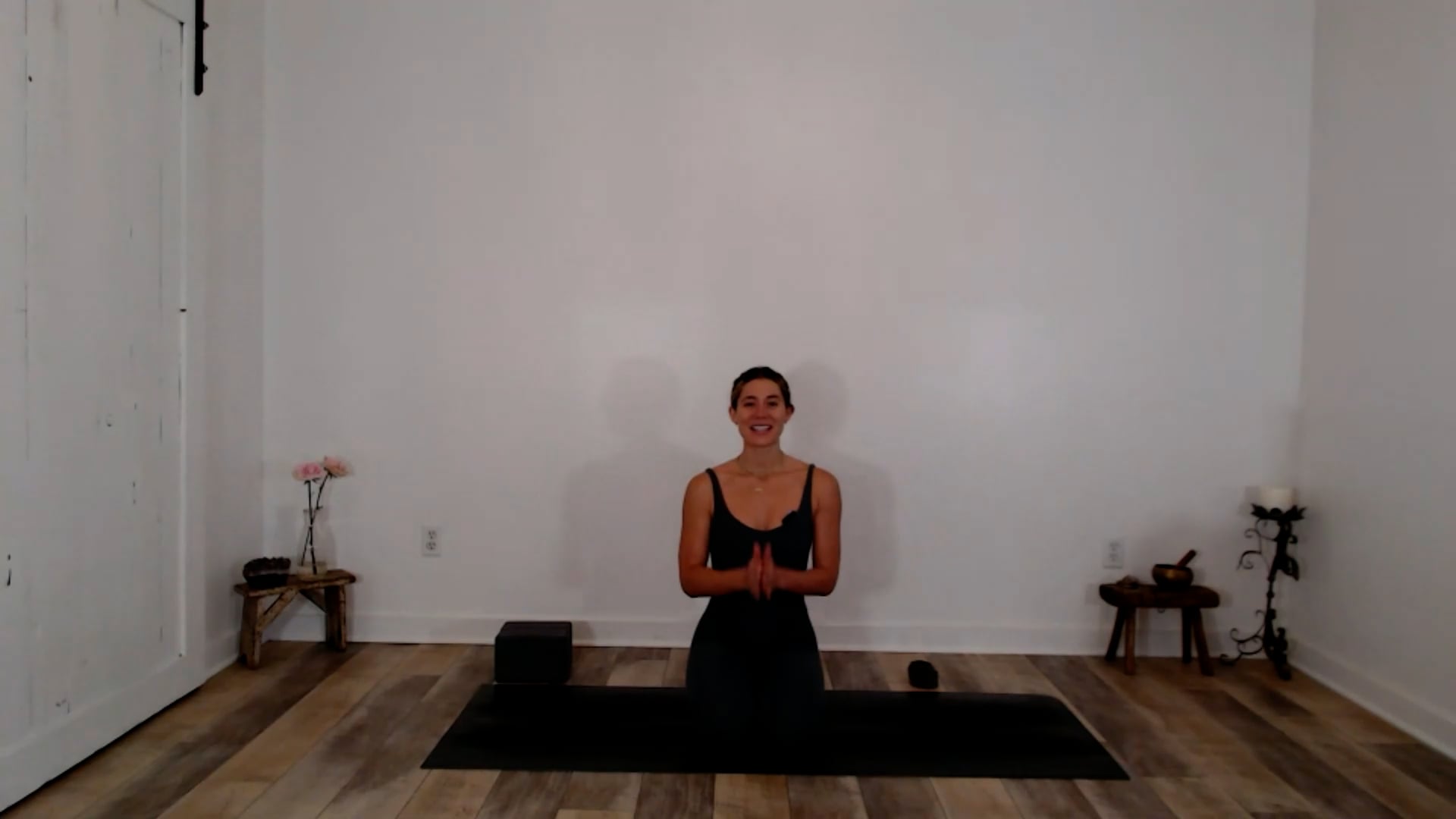 30 min Hatha Yoga: Ashley