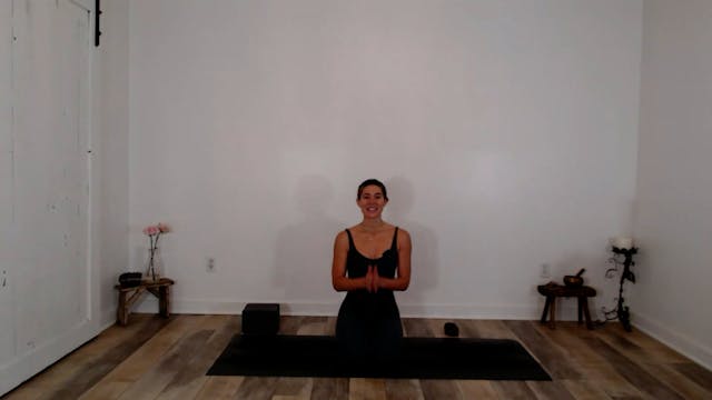 30 min Hatha Yoga: Ashley