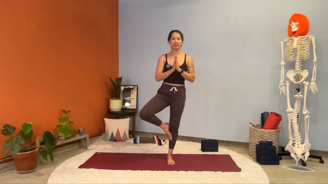 45 min Hatha Yoga 1 w/ Elena - Drop I...