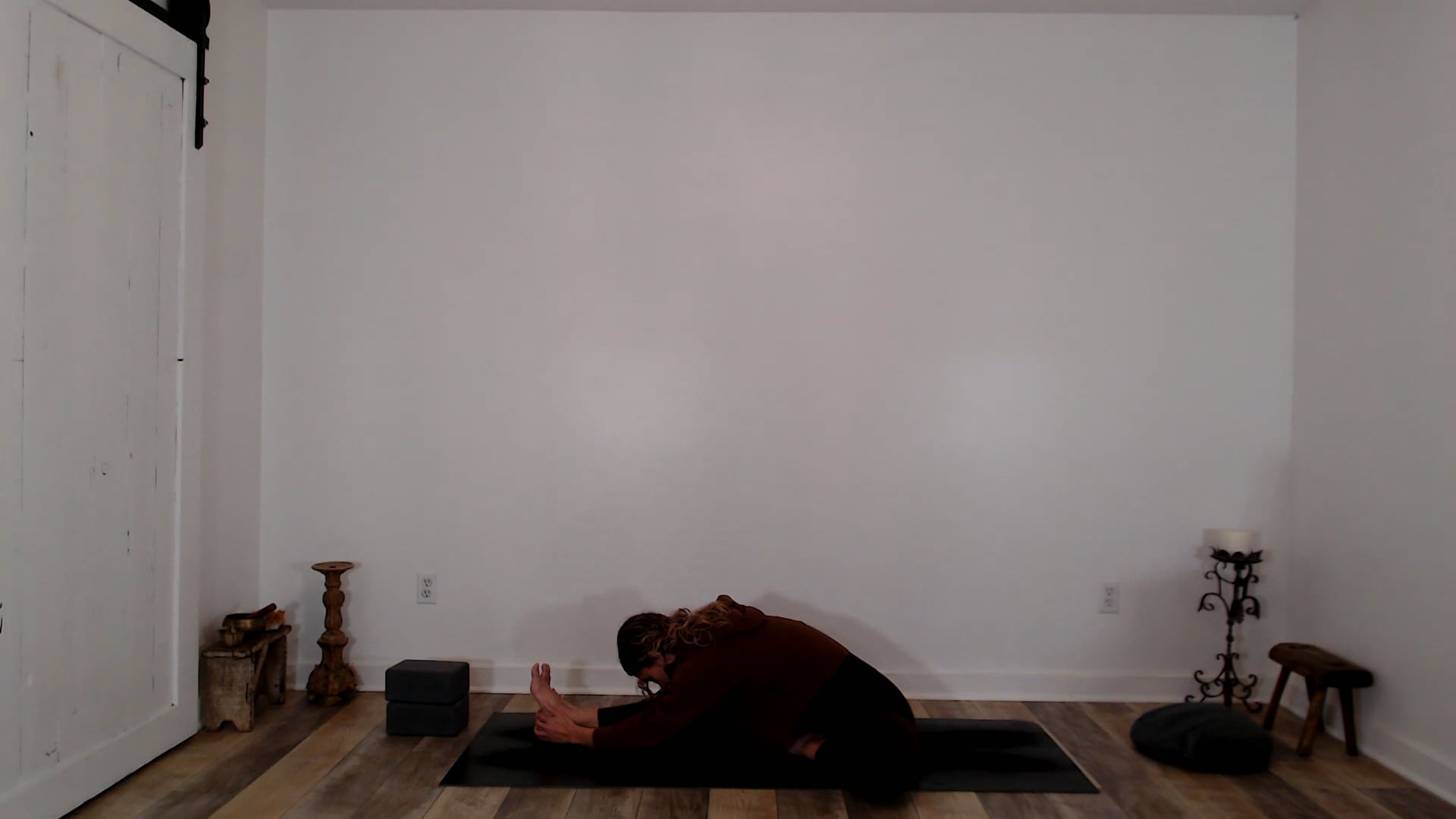 01/11/2026 Reset + Release Stretch and Unwind w/ Ashley