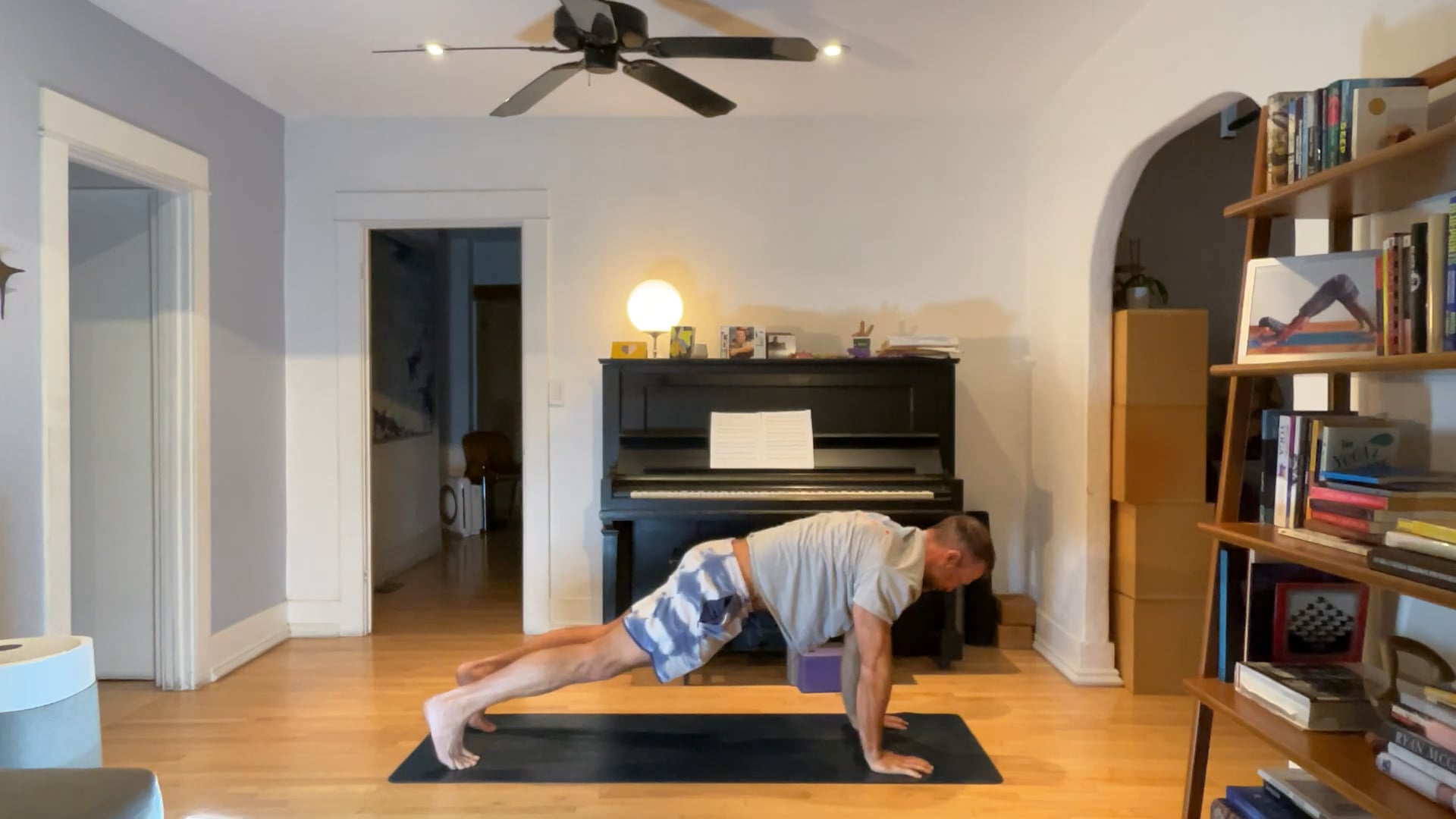 30 min Rise & Shine Vinyasa : Vytas