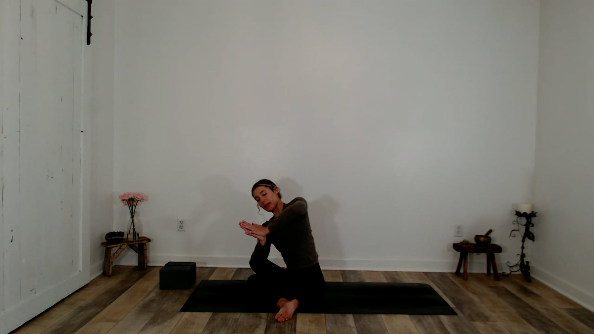 60 min Introspective Space Vinyasa Flow: Ashley