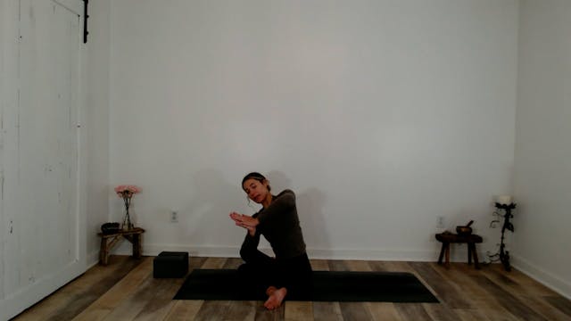60 min Introspective Space Vinyasa Fl...