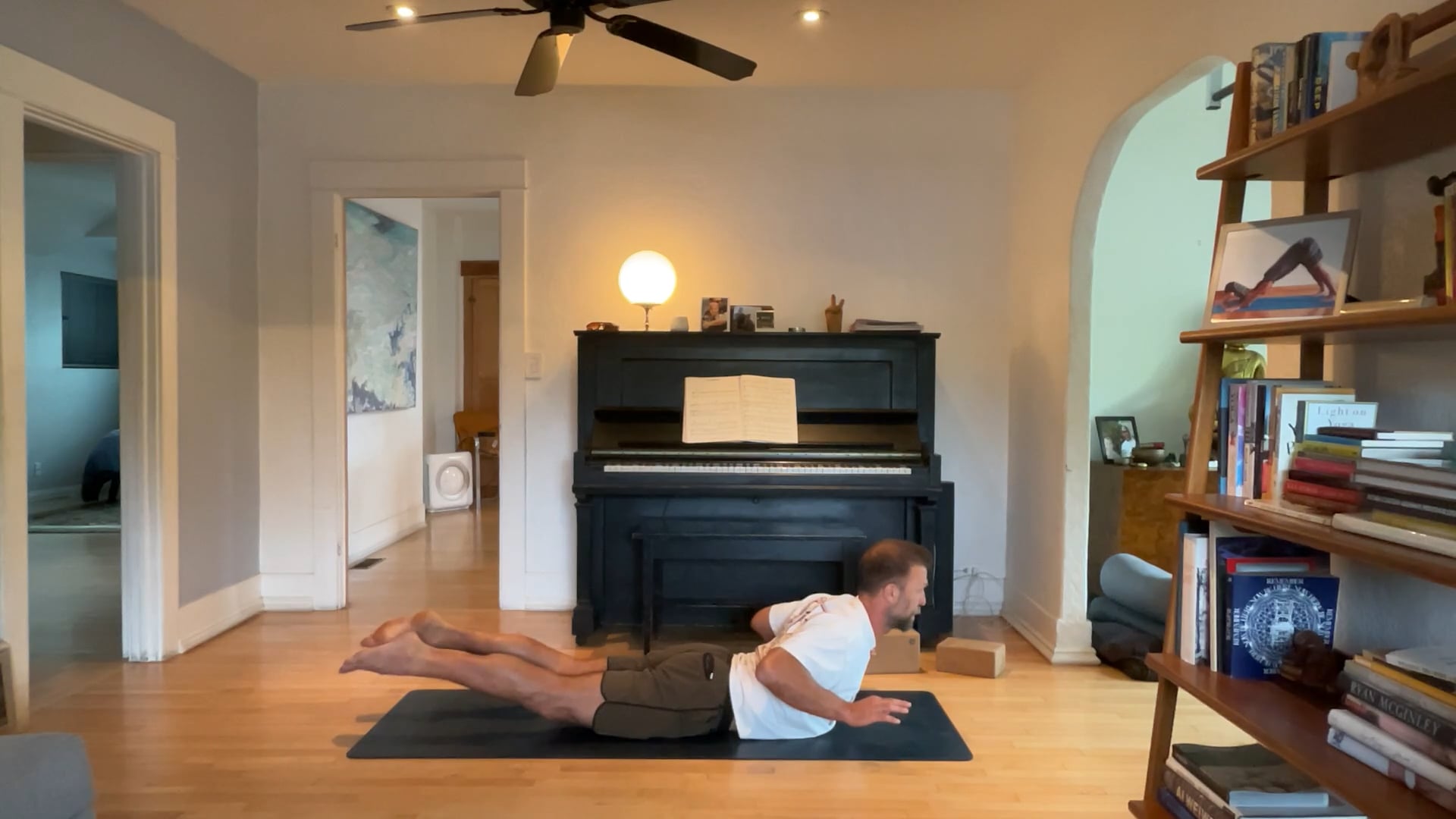 45 min Vinyasa 2 w/ Vytas - Midweek Blend 4/23/25