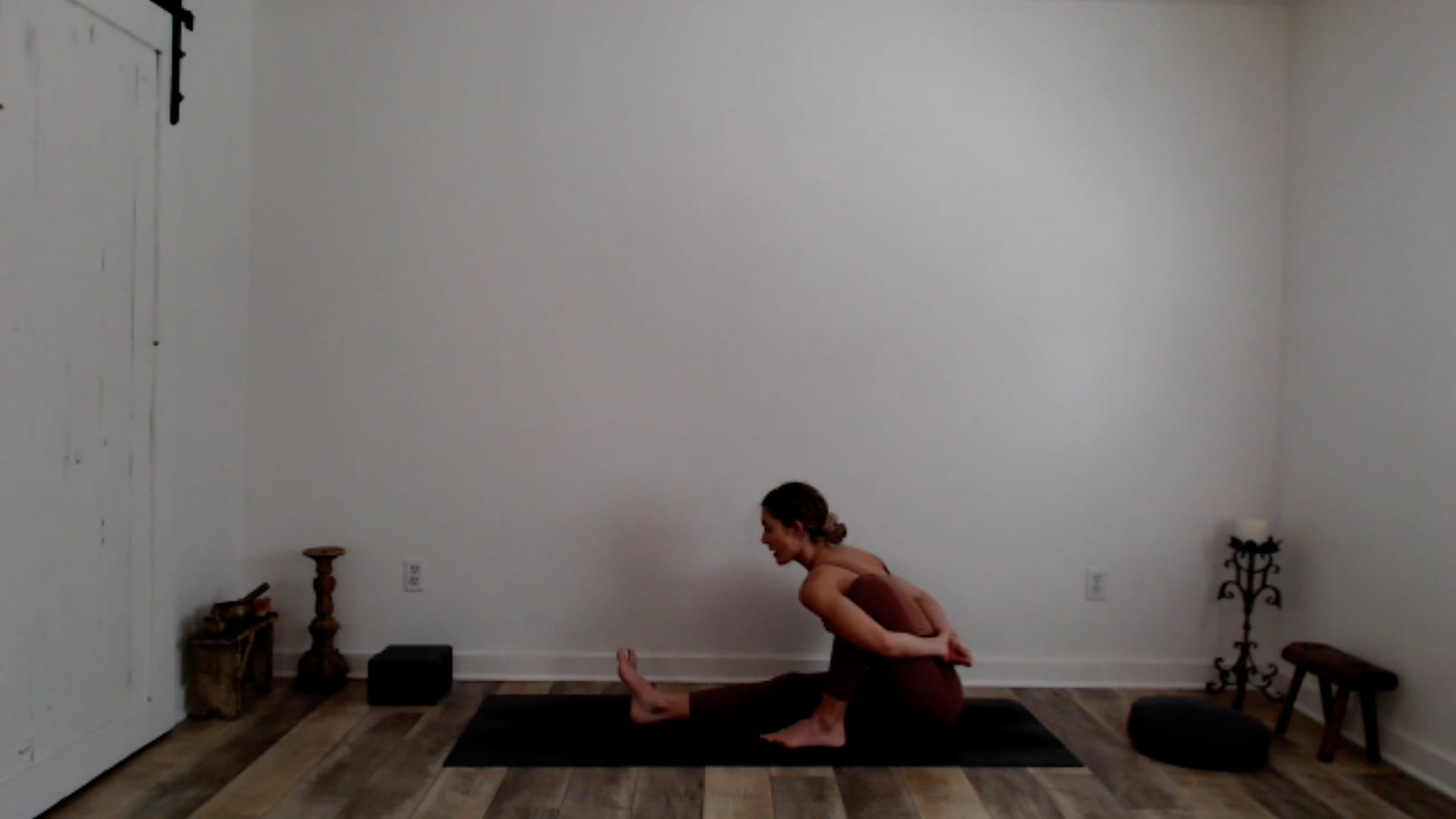60 min Vinyasa Flow - Devotional Listening: Ashley