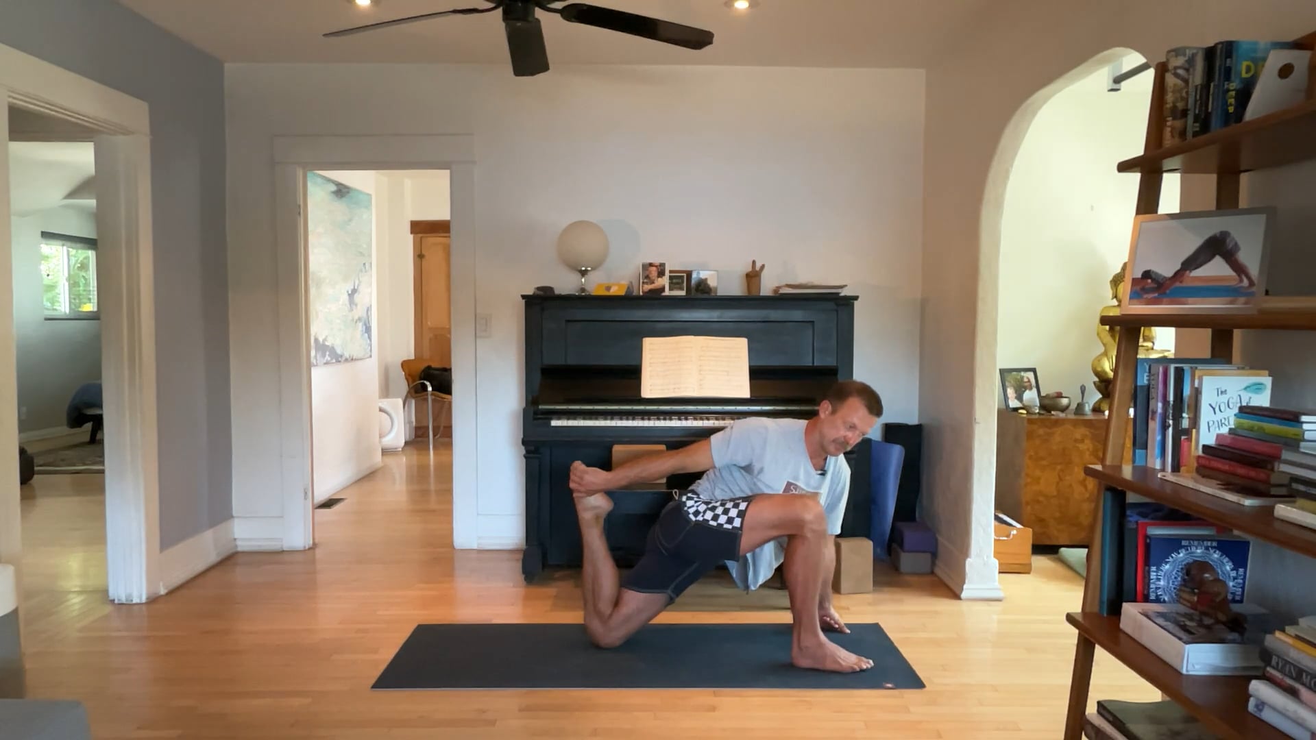 30 min Upper Legs & Hips w/ Vytas - Y...