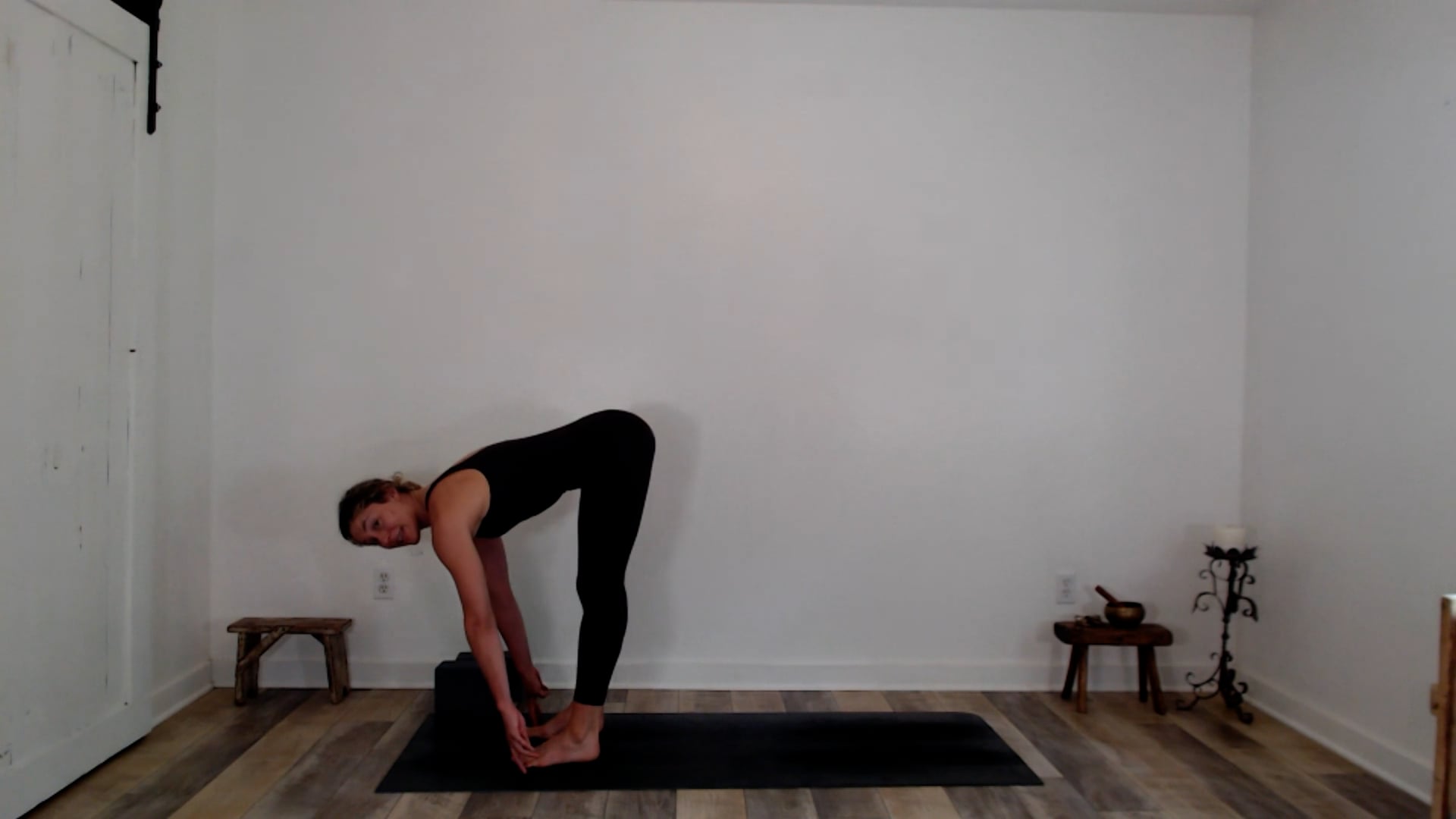 60 min Vinyasa Flow w/ Ashley All Levels - 04/24/25