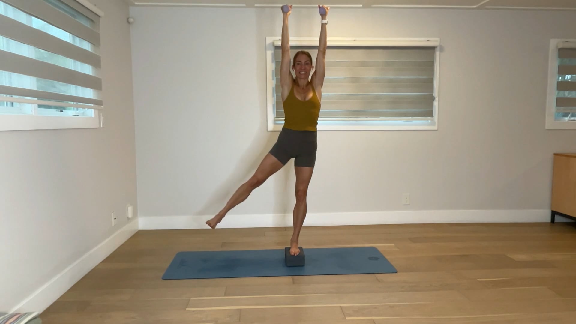 30 min Barre Tone: Maya