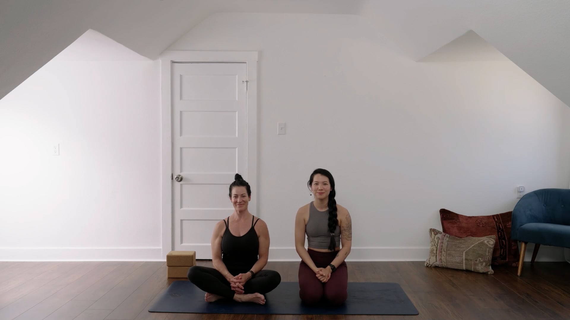 15 min Hatha Yoga w/ Elena - Upper Body Love @ Wrensmoor