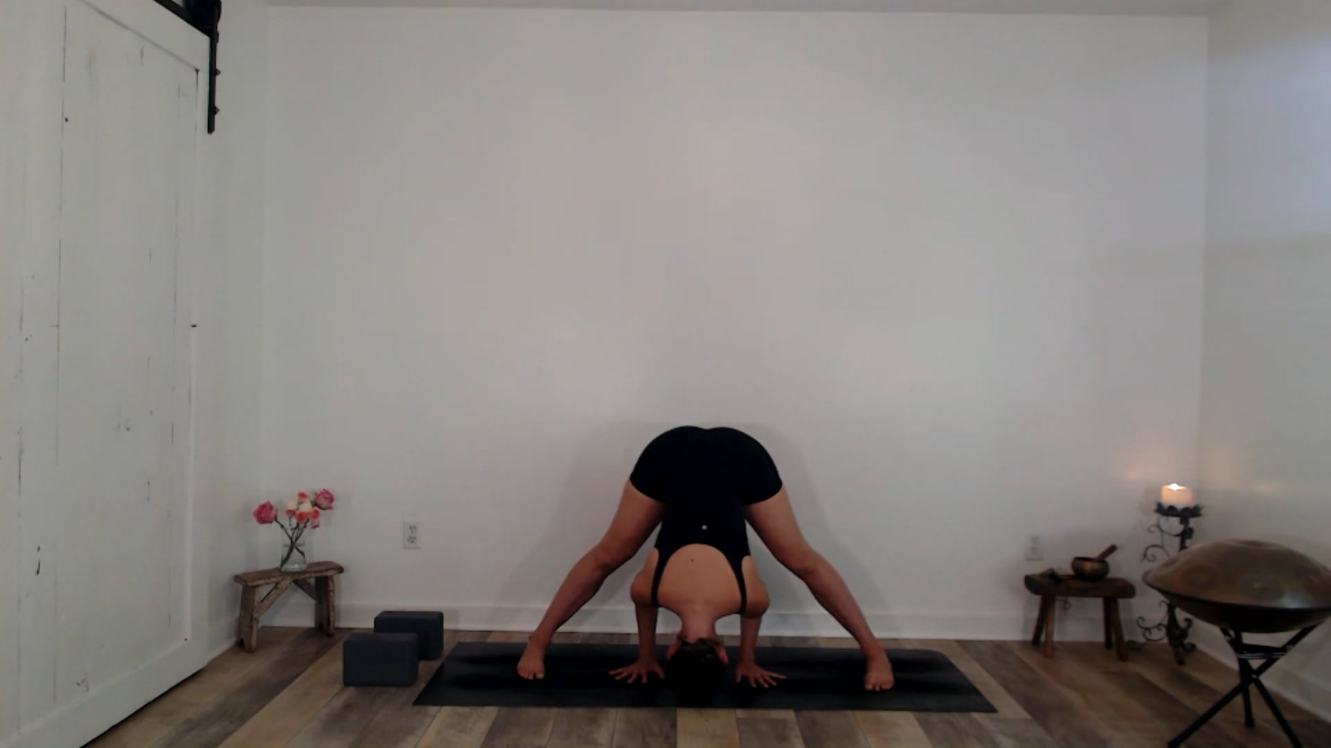 30 min Hatha Yoga w/ Ashley - Soft and Clear 06/30/2025