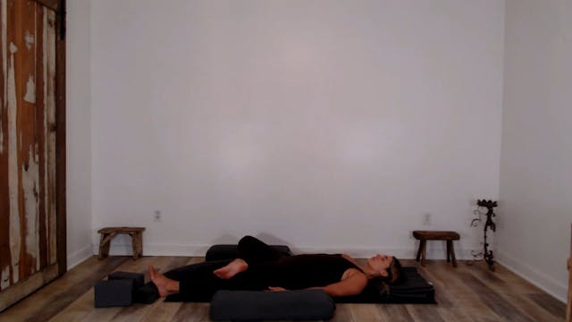 60 min Gentle Yin & Restorative w/ As...