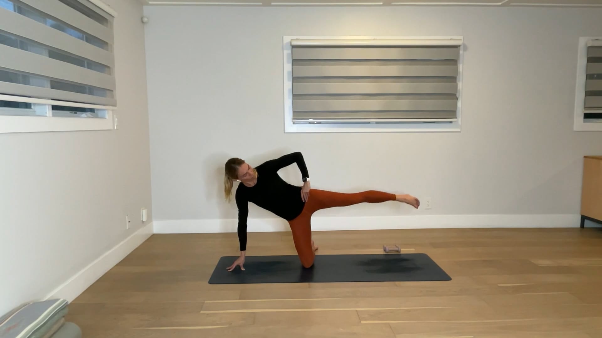 30 min Barre Tone: Maya
