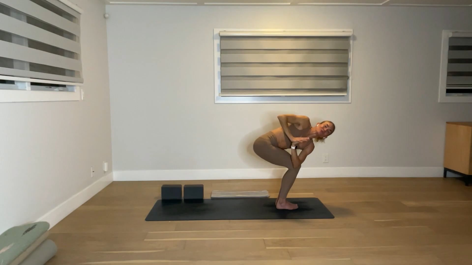 60 min YogaWorks Level 2: Maya