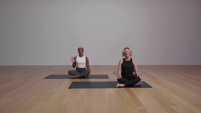 10 minute Iyengar Yoga - Short post t...