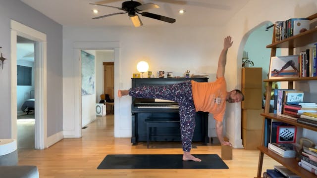 45 min Solid Vinyasa 2 : Vytas