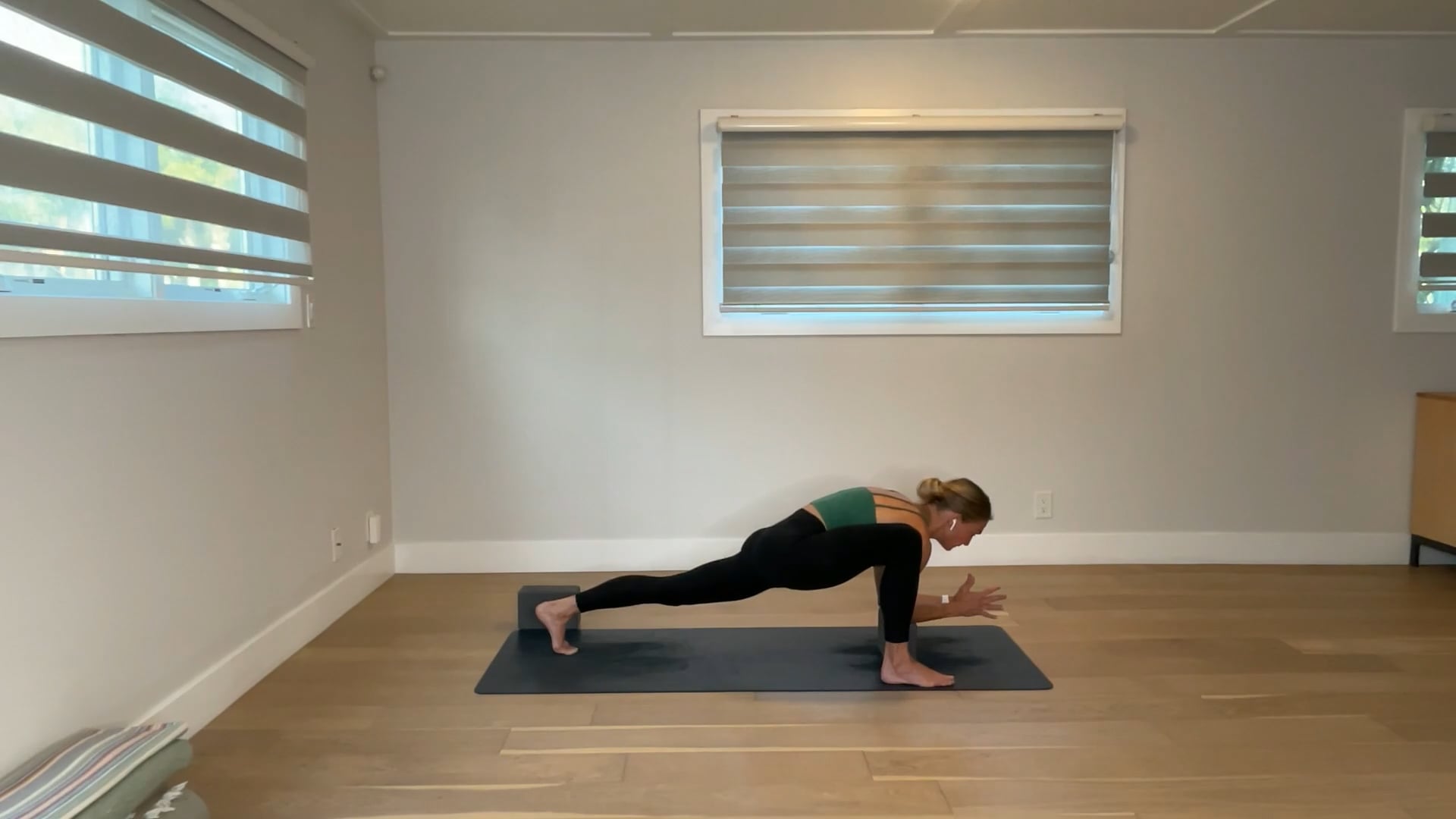 60 min YogaWorks Level 2: Maya