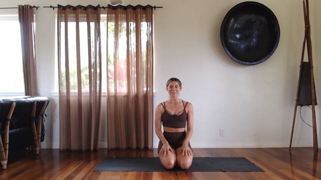 60 min Vinyasa Flow w/ Ashley - Invig...