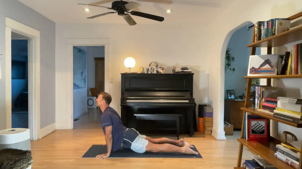 30 min Rise & Shine : Vytas - Vytas' Vinyasa - Yogaworks