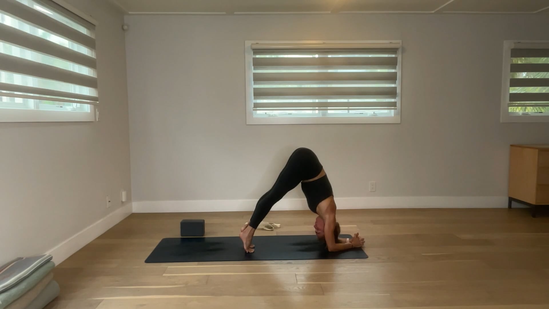 45 min YogaWorks All Levels w/ Maya -...