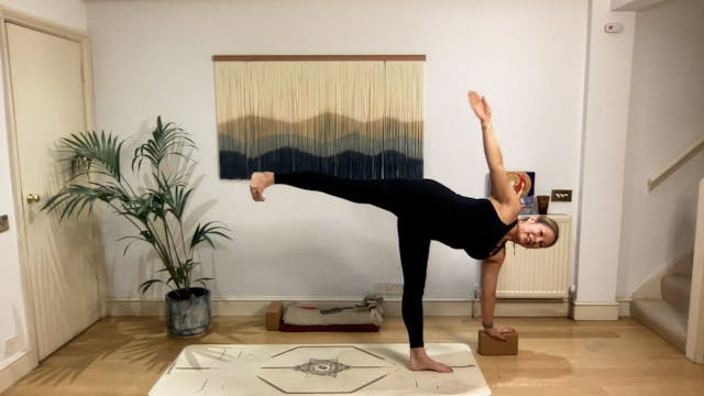 75 min Heart & Soul Vinyasa Level 2/3...