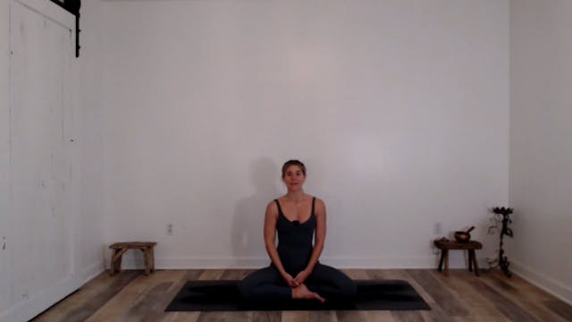 60 min Vinyasa Flow w/ Ashley - Grate...