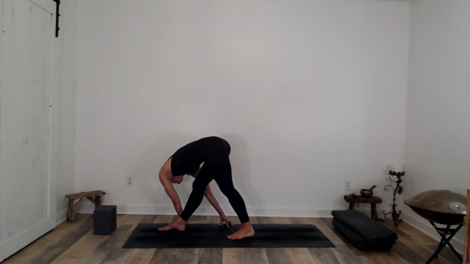 60 min Vinyasa Flow w/ Ashley - Shift...