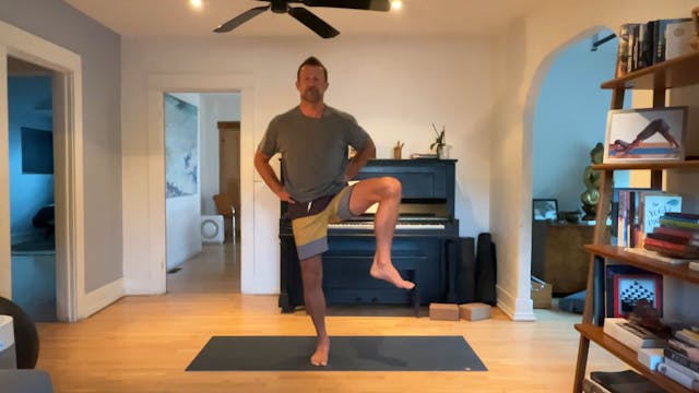 30 min Rise & Shine Vinyasa w/ Vytas ...