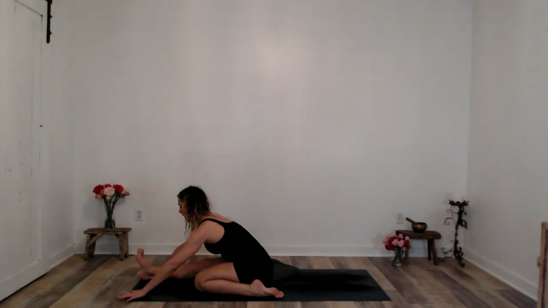 60 min Stretch and Unwind w/ Ashley -...