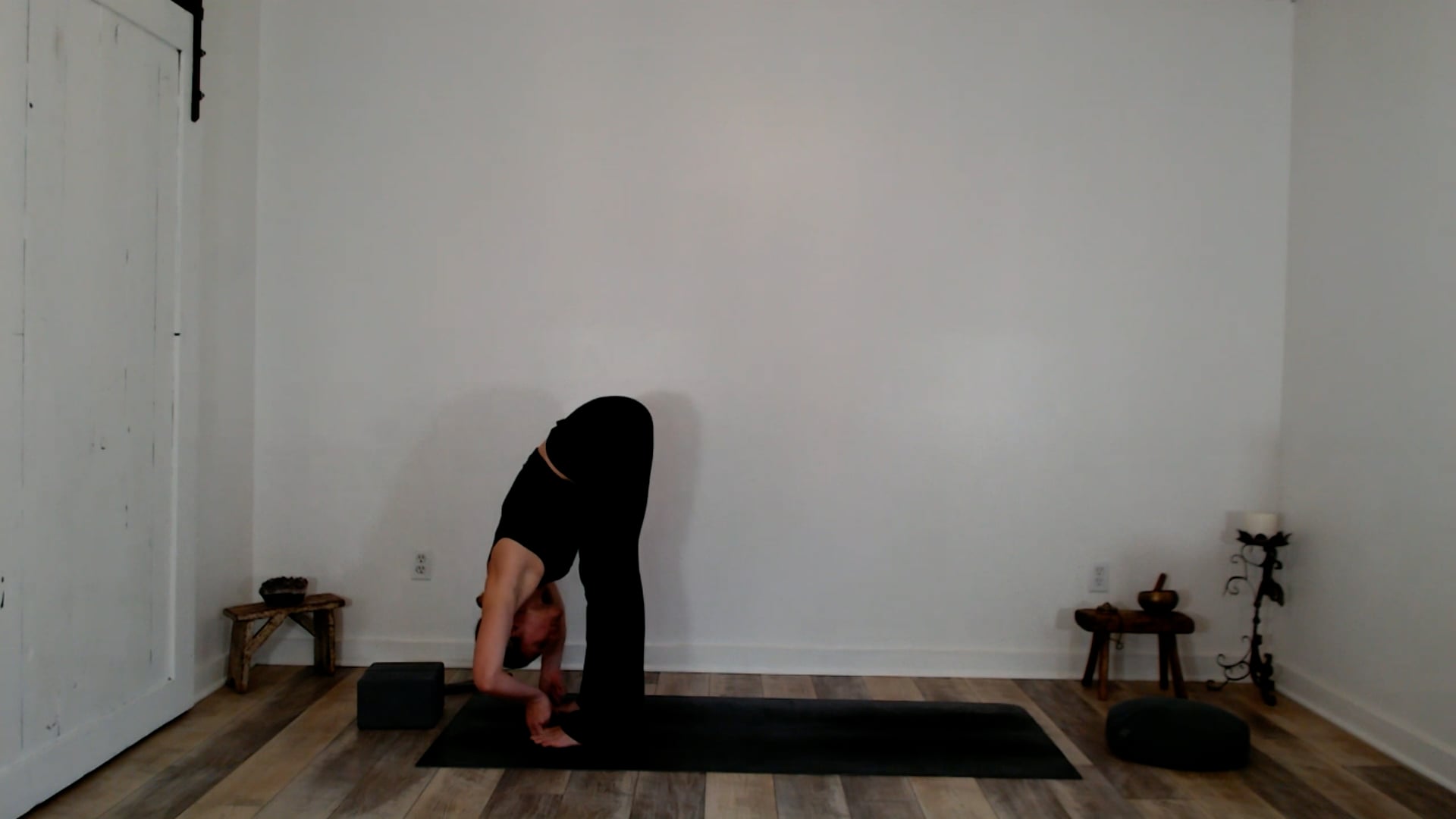 30 min Hatha Yoga: Ashley