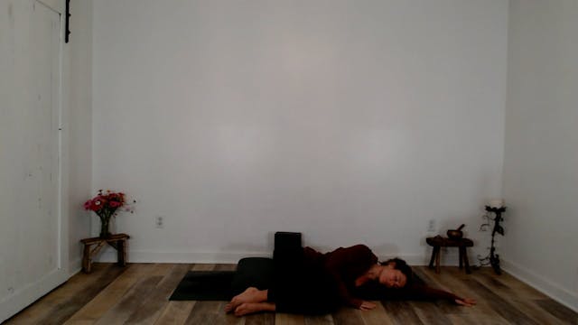 60 min Stretch and Unwind w/ Ashley -...
