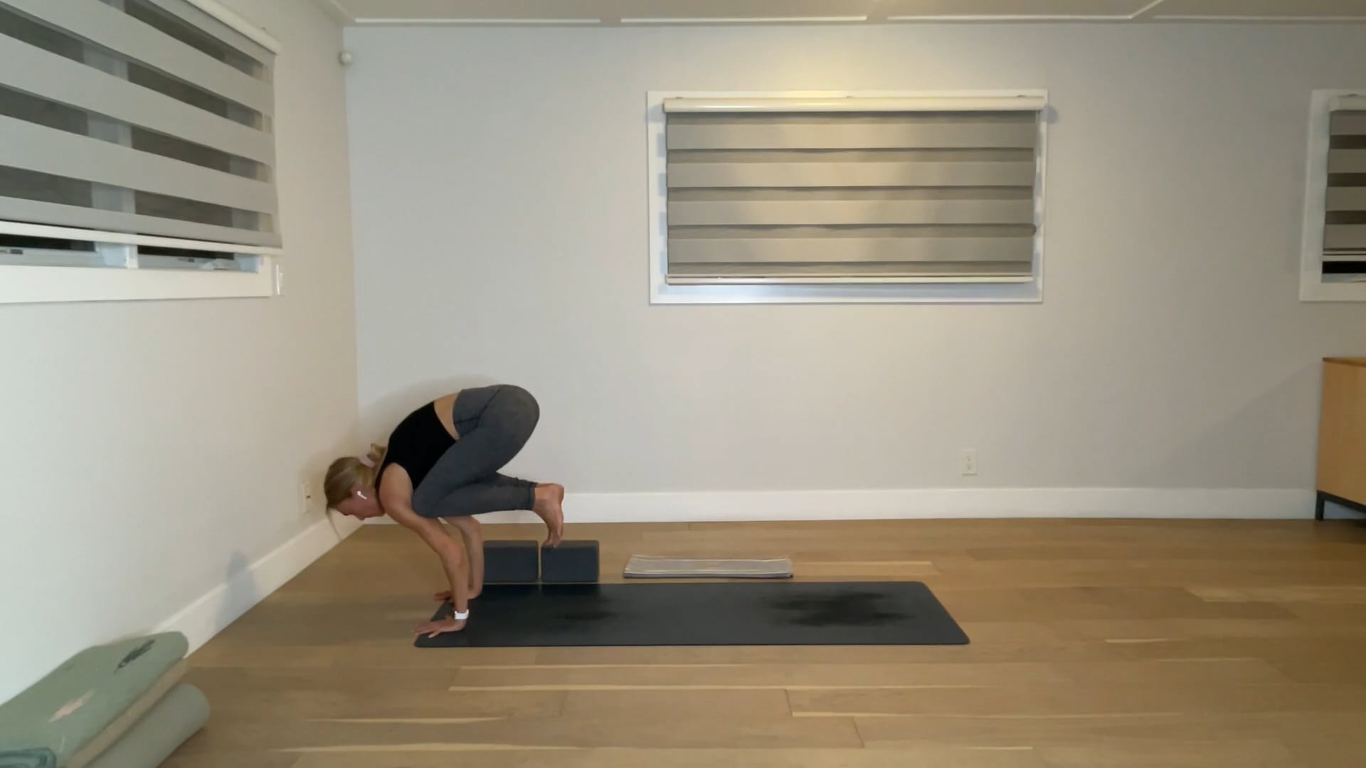 60 min YogaWorks Level 2: Maya