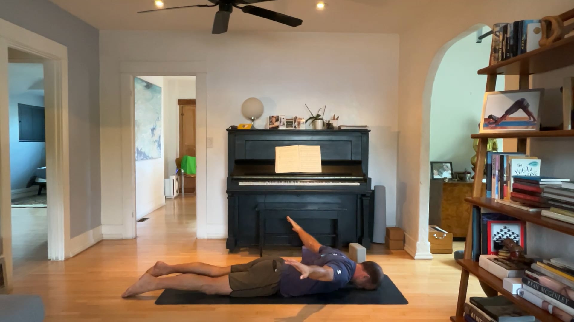 45 min Vinyasa 2 w/ Vytas - Mobility ...