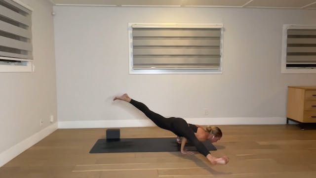 60 min Vinyasa Flow 2-3 w/ Maya - 11/...